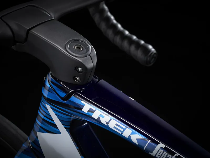 2022 Trek Madone SLR 6 Etap Road Bike Navy Carbon Smoke and Blue Navy-5